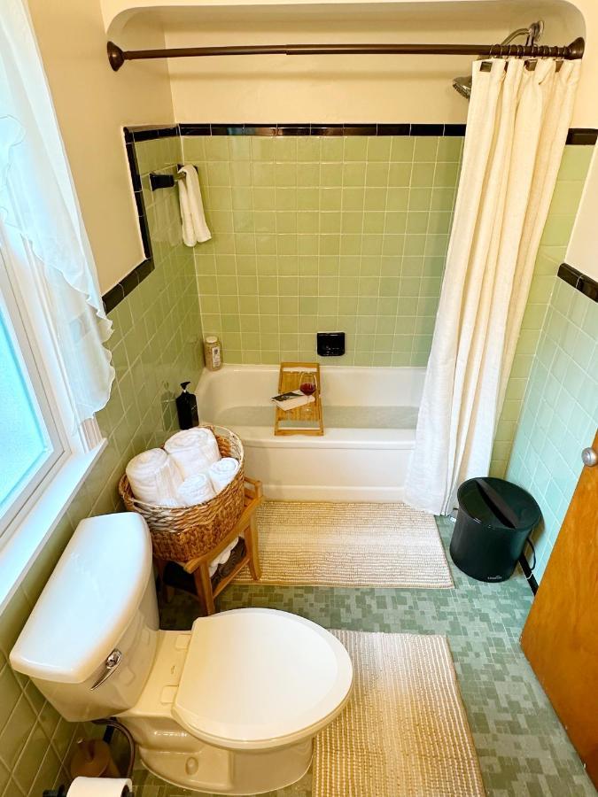 Cozy, Private Loft 15 Min Away From Downtown Detroit Lägenhet Grosse Pointe Park Exteriör bild